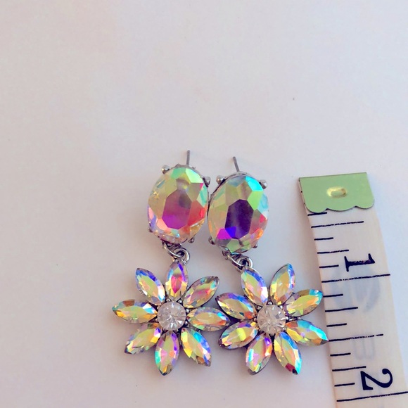 Stunning Aurora Borealis Crystal Statement Earrings - Picture 10 of 17